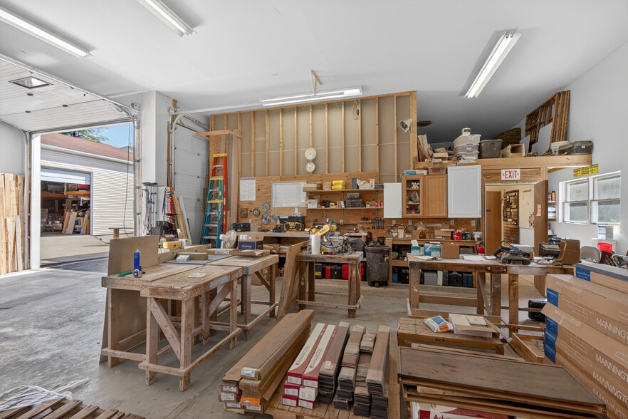 More Photos Of 5585 MacArthur Rd, Whitehall Showroom For Sale