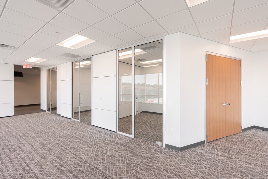 More Photos Of 4509 Creedmoor Rd, Raleigh Office For Lease