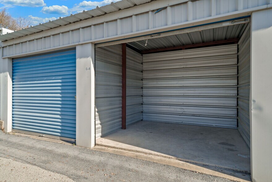 More Photos Of 145 Quail Run, San Marcos Self Storage For Sale