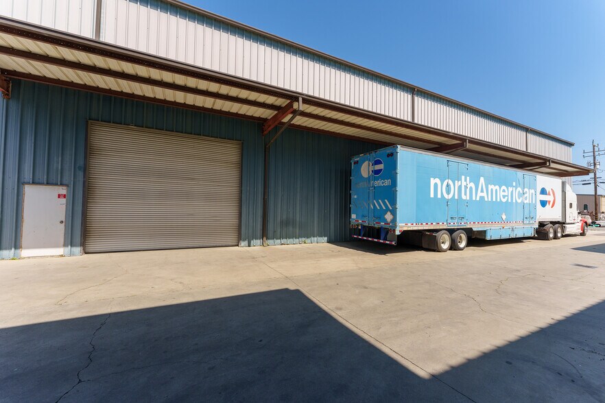 More Photos Of 1359 Dayton St, Salinas Warehouse For Lease