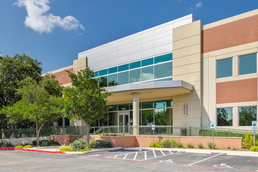 More Photos Of 12459 Network Blvd, San Antonio Office For Lease