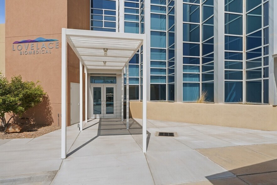 More Photos Of 2425 Ridgecrest Dr SE, Albuquerque Medical For Lease