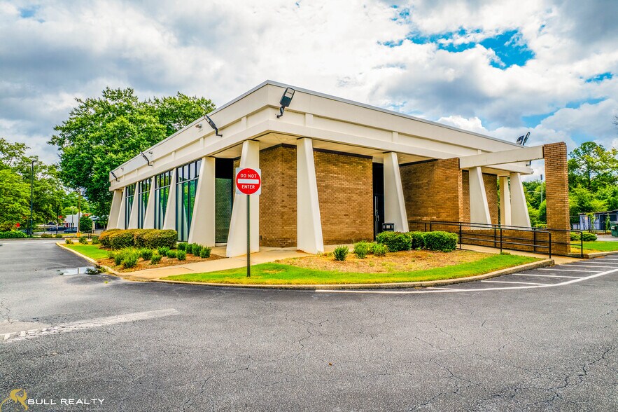 More Photos Of 3019 Buford Hwy, Atlanta Bank For Lease