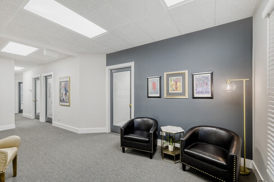 More Photos Of 610 W Roosevelt Rd, Wheaton Medical For Lease