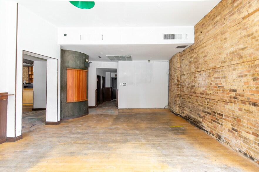 More Photos Of 1935 N Sedgwick St, Chicago Apartments For Lease
