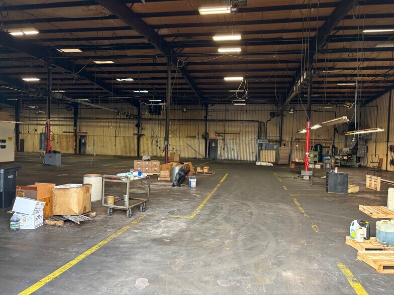 More Photos Of 1137 S Lafayette Blvd, South Bend Manufacturing For Sale