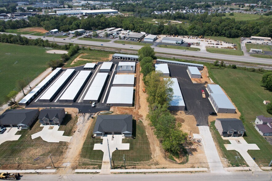 More Photos Of 711 Nicholas St, Elizabethtown Self Storage For Sale