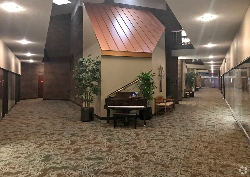 More Photos Of 7101 Northland Cir N, Brooklyn Park Office For Lease