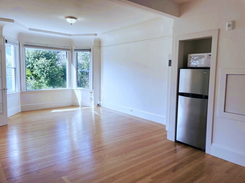 More Photos Of 221 San Jose Ave, San Francisco Apartments For Sale