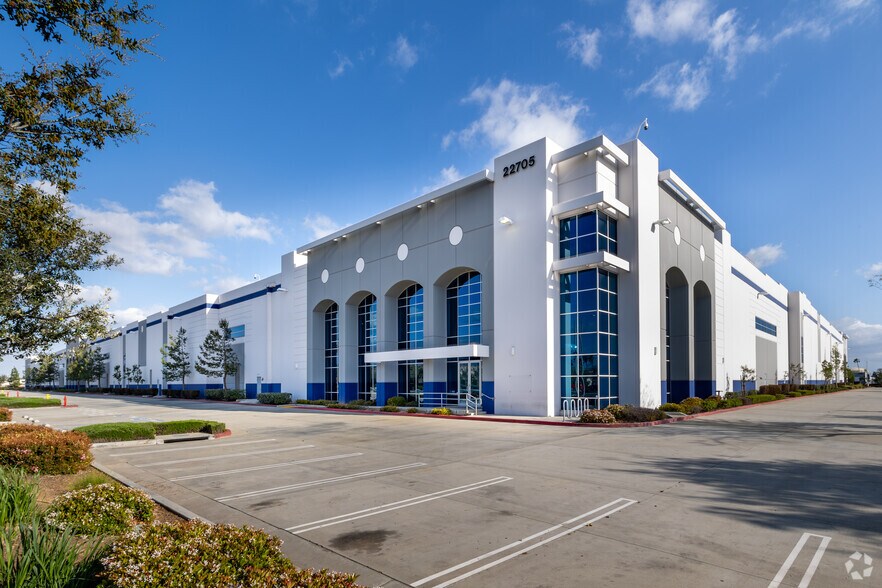 Primary Photo Of 22705 Newhope St, Moreno Valley Distribution For Lease