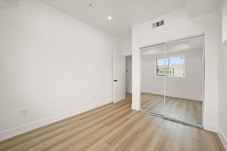 More Photos Of 910 Hudson ave, Los Angeles Apartments For Sale
