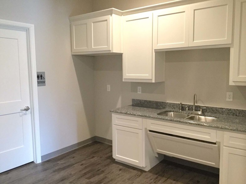 More Photos Of 301 S Coleman St, Prosper Medical For Lease