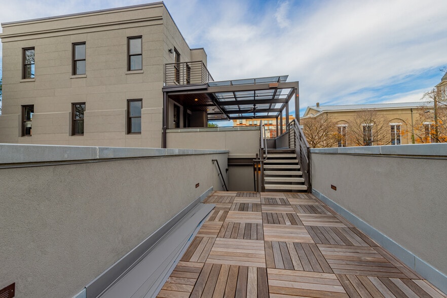 More Photos Of 30-32 Martin Luther King Jr Blvd, Savannah Restaurant For Lease