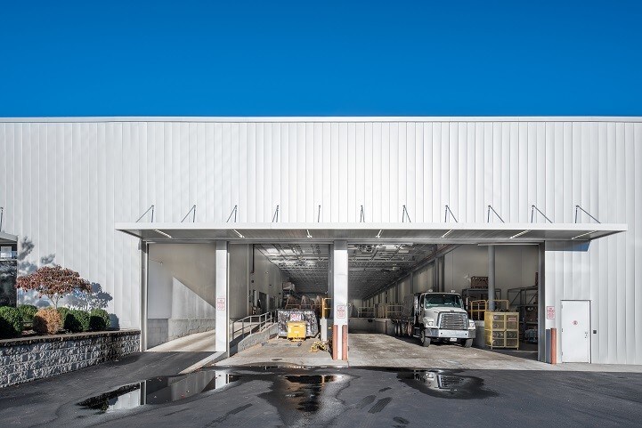 More Photos Of 333 N Bedford Rd, Mount Kisco Warehouse For Lease