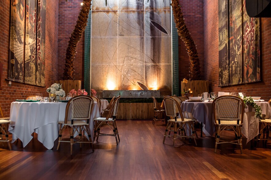 More Photos Of 1001-1015 Front St, Sacramento Restaurant For Sale