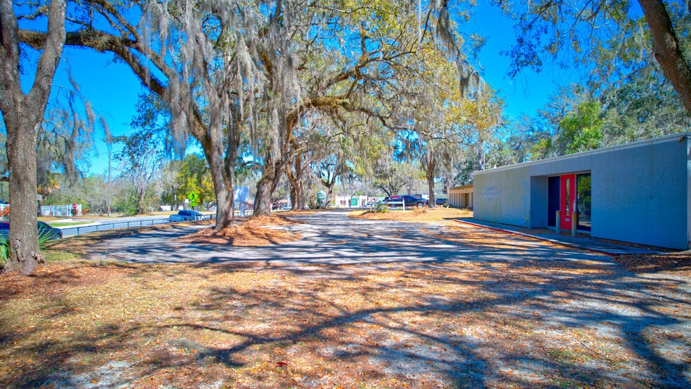 More Photos Of 629 S Broad St, Brooksville Office For Sale