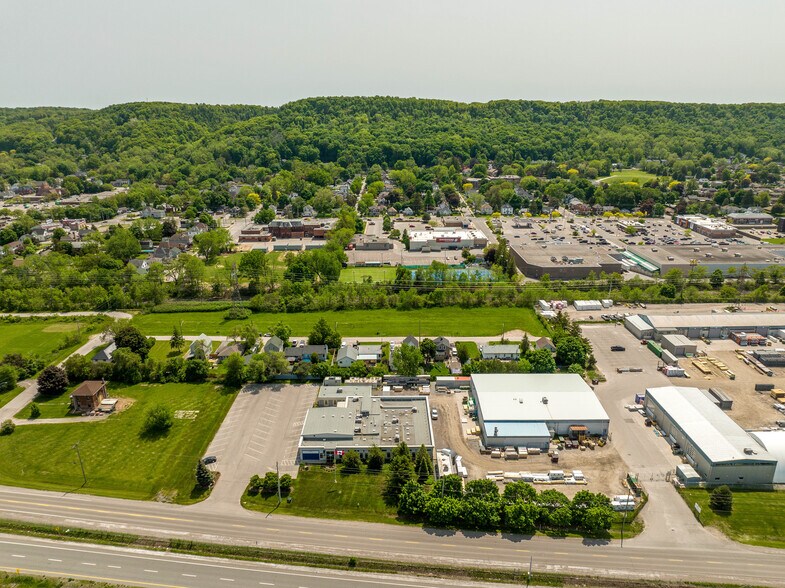 Primary Photo Of 115 S Service Rd W, Grimsby Manufacturing For Lease