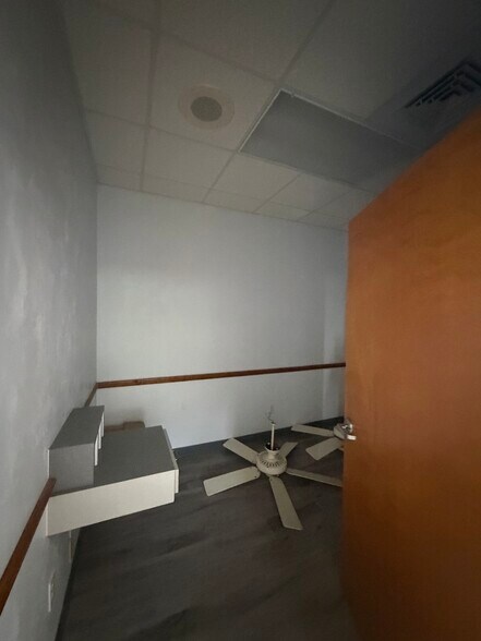 More Photos Of 19204 NW US Highway 441, High Springs Office For Lease