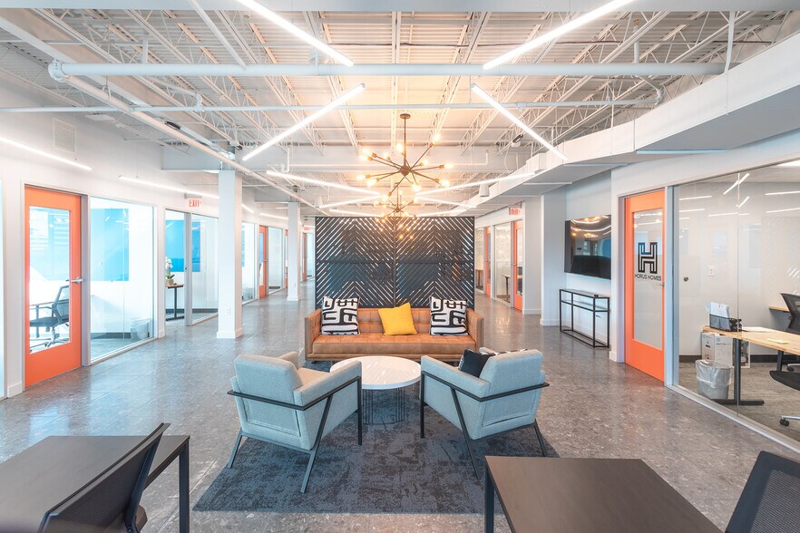 More Photos Of 333 3rd Ave N, Saint Petersburg Coworking Space