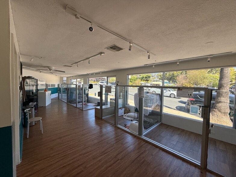 More Photos Of 1000-1010 Torrey Pines Rd, La Jolla Storefront For Lease