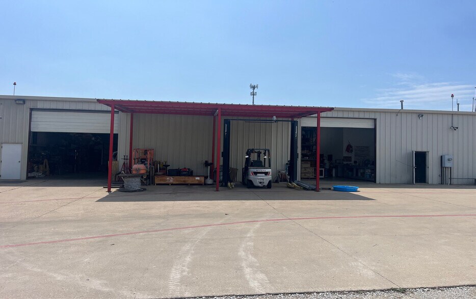 More Photos Of 1051 Kennedy Ln, Saginaw Industrial For Sale
