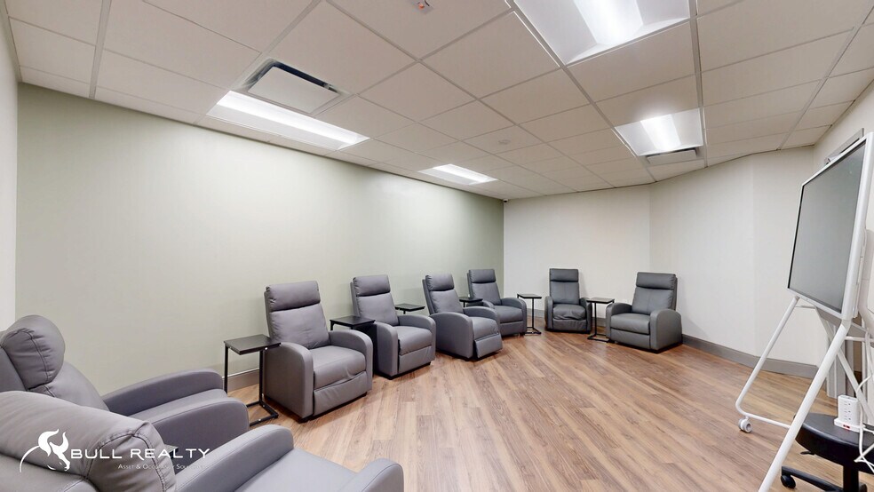 More Photos Of 2550 Windy Hill Rd SE, Marietta Medical For Lease