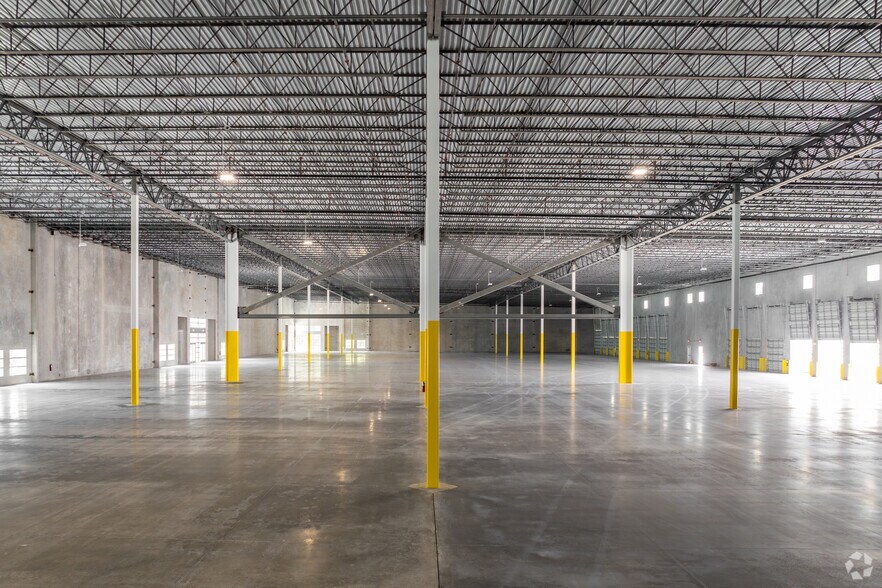 More Photos Of 9575 NW 174th St, Hialeah Industrial For Lease