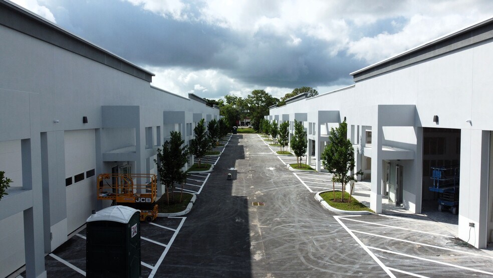 More Photos Of 11075 Tamiami Trl E, Naples Flex For Lease