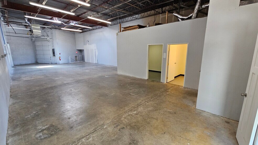 More Photos Of 4301 S Federal Blvd, Englewood Light Distribution For Lease