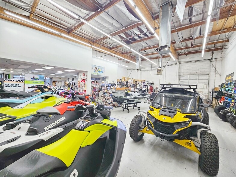 More Photos Of 32203 Castaic Rd, Castaic Freestanding For Lease