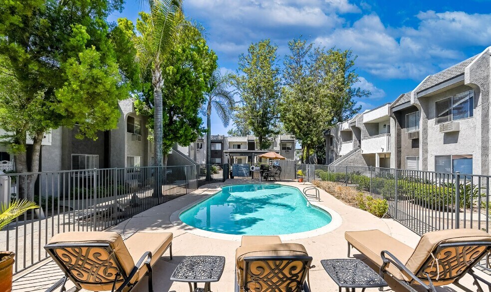 More Photos Of 12425 Oak Knoll Rd, Poway Apartments For Sale