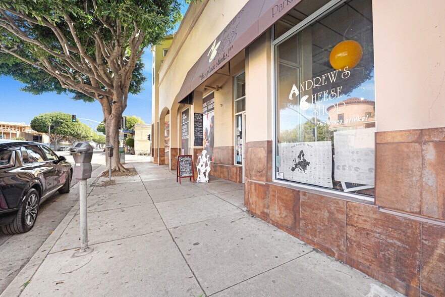 More Photos Of 728-734 Montana Ave, Santa Monica Storefront Retail Residential For Sale
