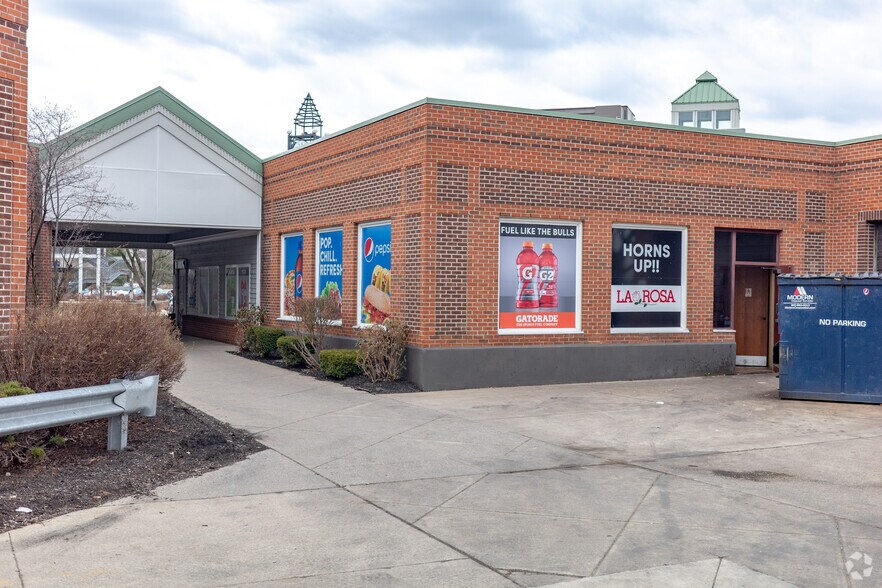 More Photos Of 510-520 Lee Entrance, Amherst Restaurant For Lease