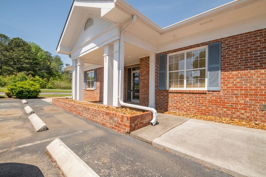 More Photos Of 2020 Mack Smith Rd, Rossville Bank For Sale