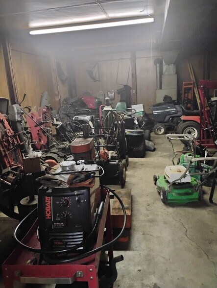 More Photos Of 2240 S US Highway 35, Knox Freestanding For Sale