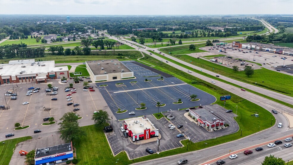 More Photos Of 1405 18th Ave NW, Austin General Retail For Lease