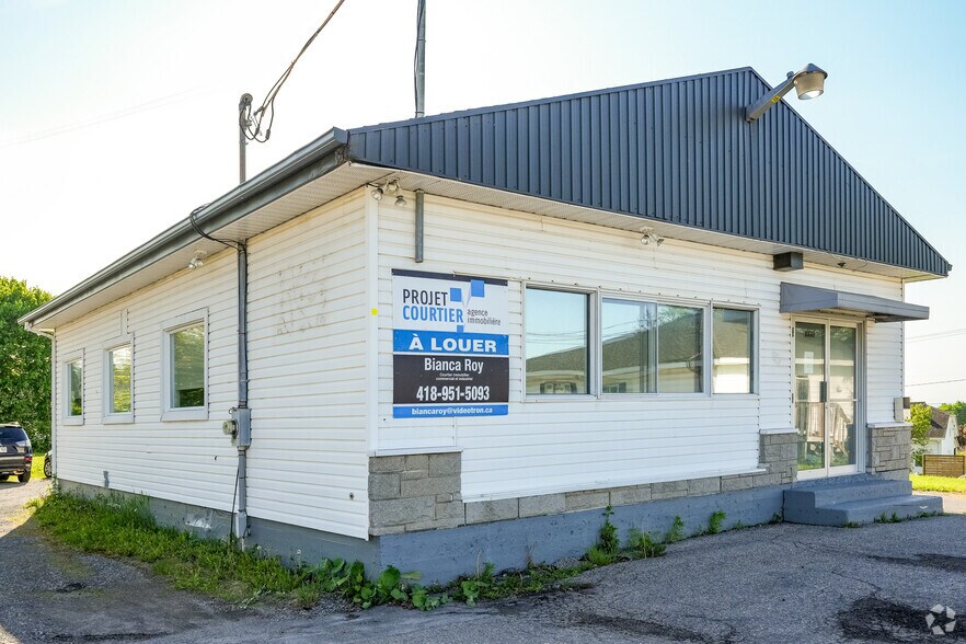 Primary Photo Of 1751 Av Lapierre, Québec Office For Lease