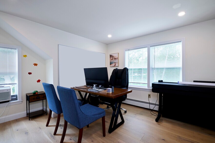 More Photos Of 4 Edgerton Dr, North Falmouth Flex For Sale