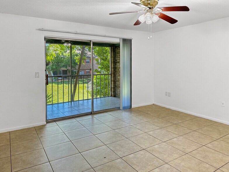 More Photos Of 508 Banyon Tree Cir, Maitland Multifamily For Sale