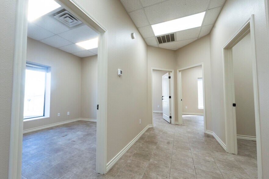 More Photos Of 1806 CR-1101, Midland Warehouse For Lease