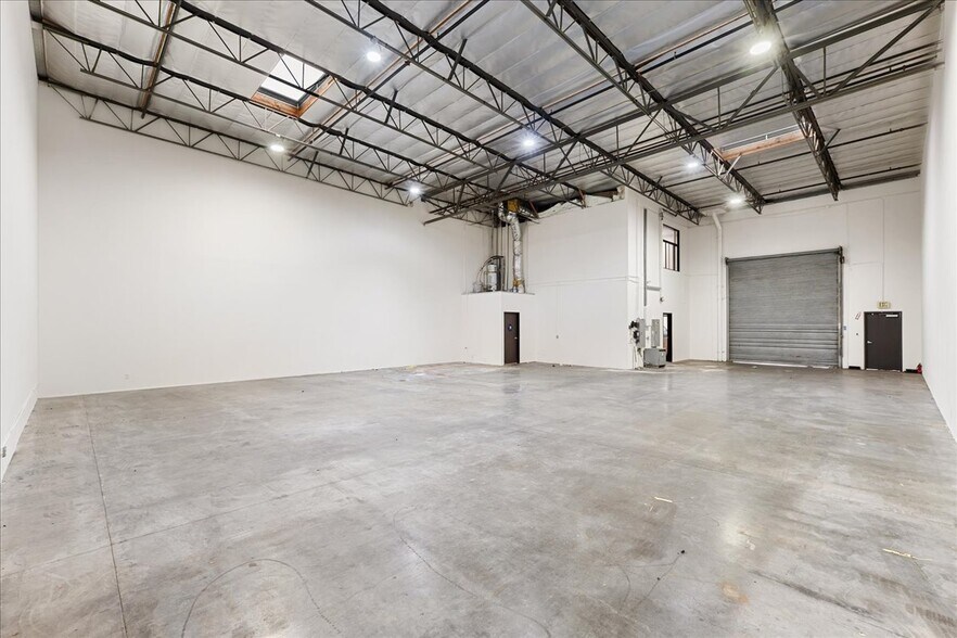 More Photos Of 5055 Walnut Grove Ave, San Gabriel Manufacturing For Lease