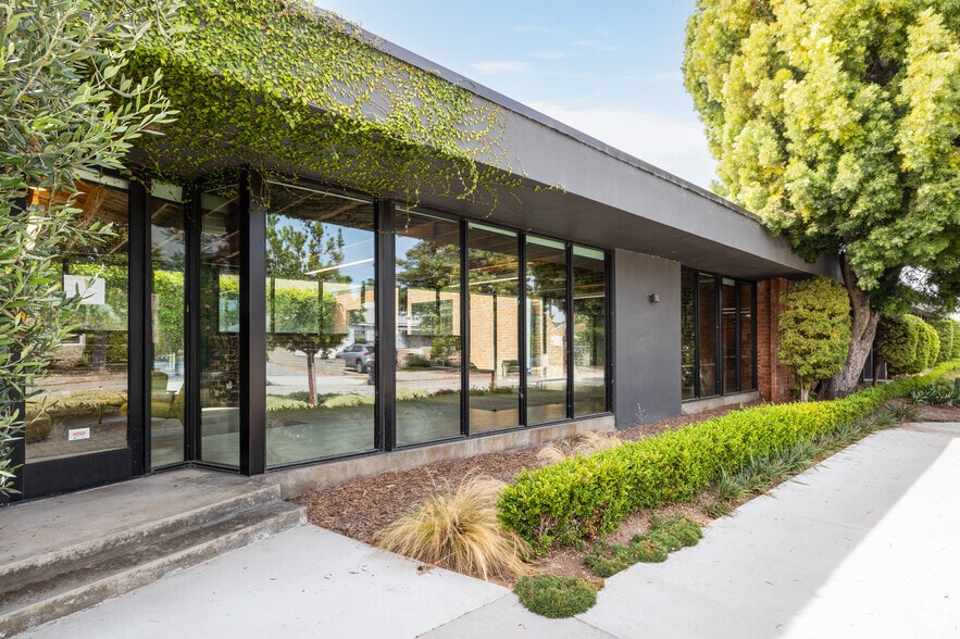 More Photos Of 12820 Panama St, Los Angeles Showroom For Lease