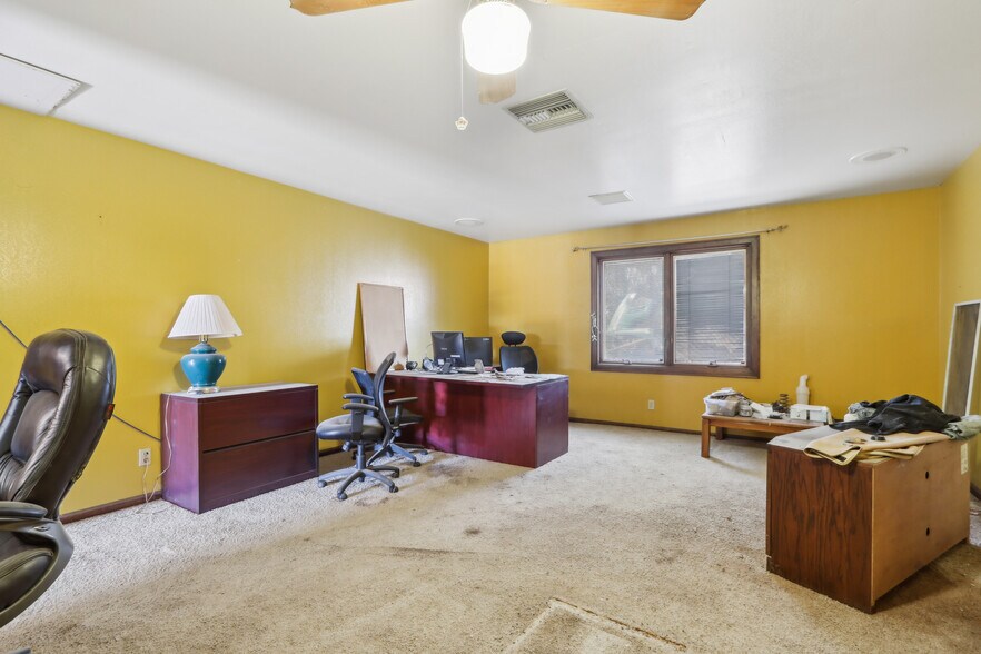 More Photos Of 15901 W Northern Ave, Litchfield Park General Retail For Sale