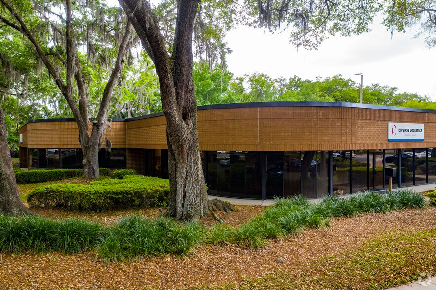 More Photos Of 5909 Hampton Oaks Pky, Tampa Unknown For Lease