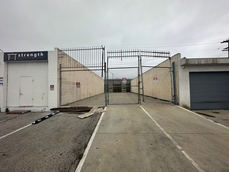 More Photos Of 2311 N San Fernando Blvd, Burbank Land For Lease