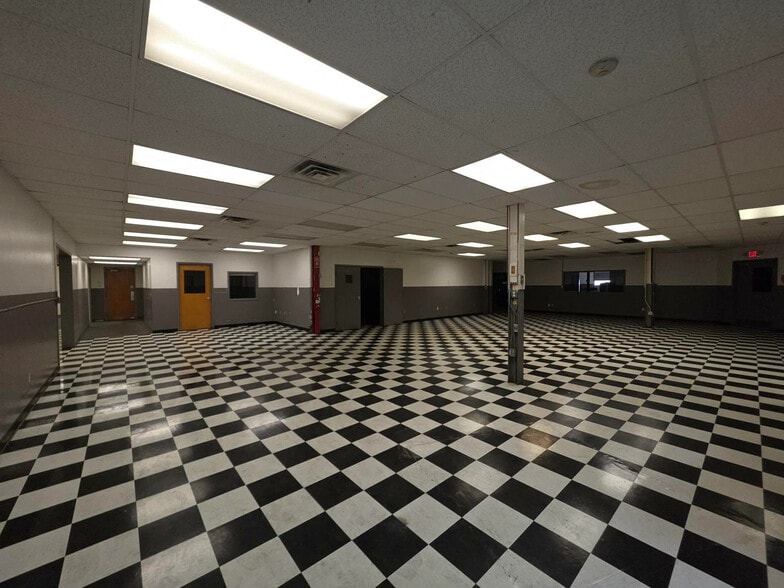 More Photos Of 1635 Coining Dr, Toledo Manufacturing For Sale