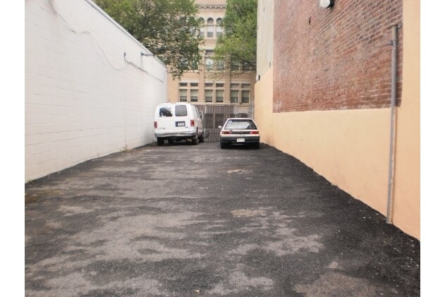 More Photos Of 1618 7th St NW, Washington Storefront Retail Office For Lease