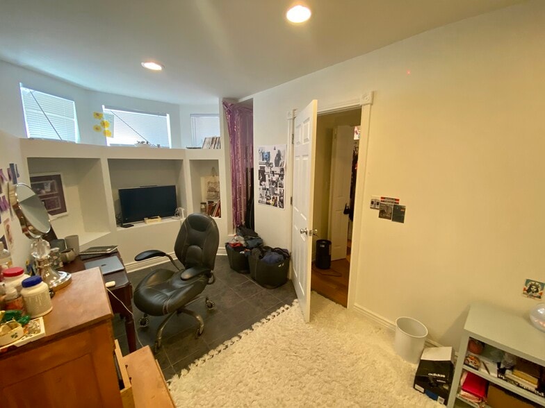 More Photos Of 2439 N Seminary Ave, Chicago Apartments For Sale