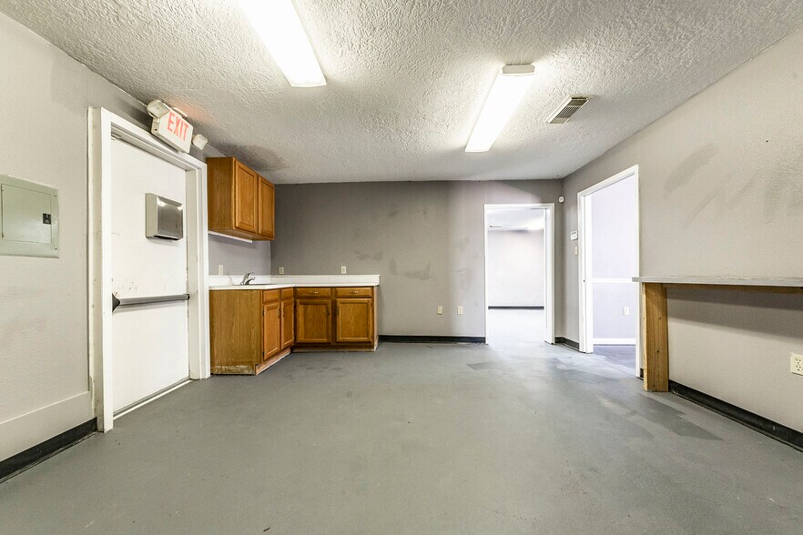 More Photos Of 6756 Masters Rd, Manvel Office For Lease