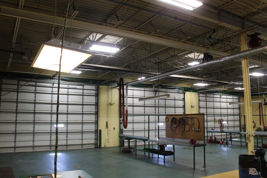 More Photos Of 3100 Delta Marine Dr, Reynoldsburg Showroom For Lease